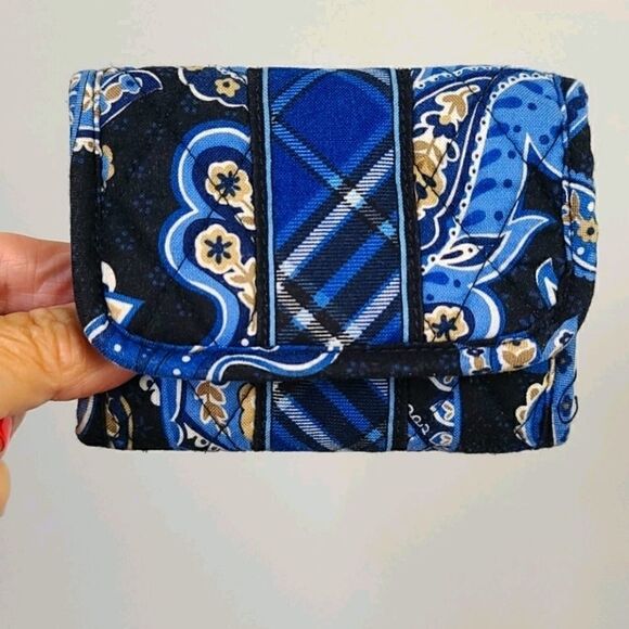 Vera Bradley "Windsor Navy”  - Picture 1 of 3